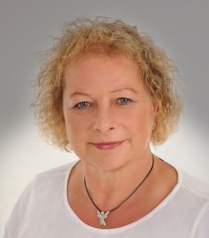 Frau Grimm von Mopedreifen.de Frau-Geiger-Mopedreifen.de